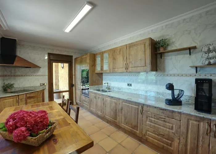 La Casona De La Playa * Ajo