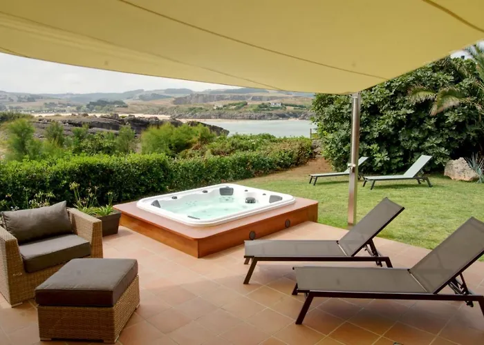 Villa La Casona De La Playa *